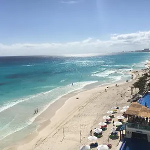 Oceanfront Prime Location Cancún